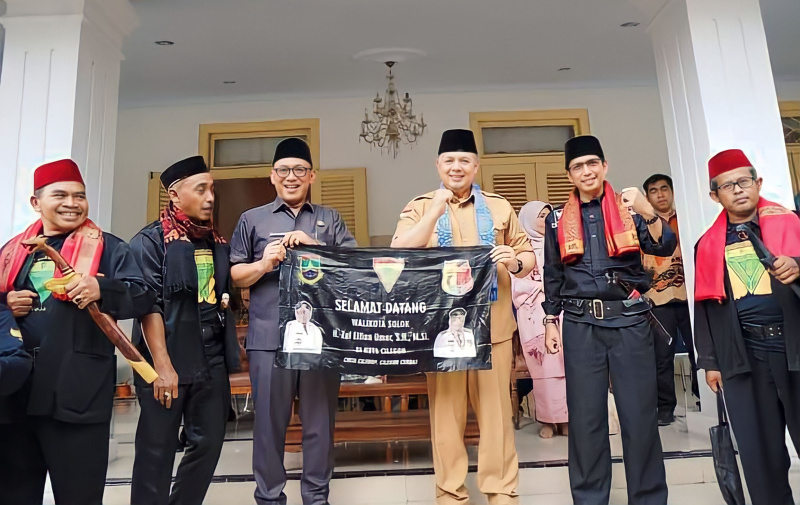 Walikota Solok Zul Elfian Umar belajar pengelolaan sampah ke Kota Cilegon Pronpinsi Banten. (Ist)